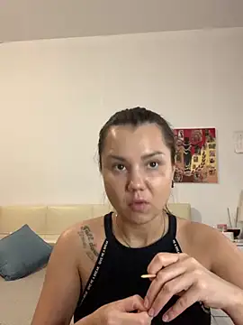 MiraMiss online show from November 1, 2025, 10:42 am