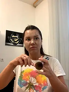 MiraMiss online show from November 25, 2025, 8:25 am