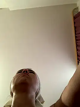 MiraMiss online show from October 31, 2025, 9:50 am