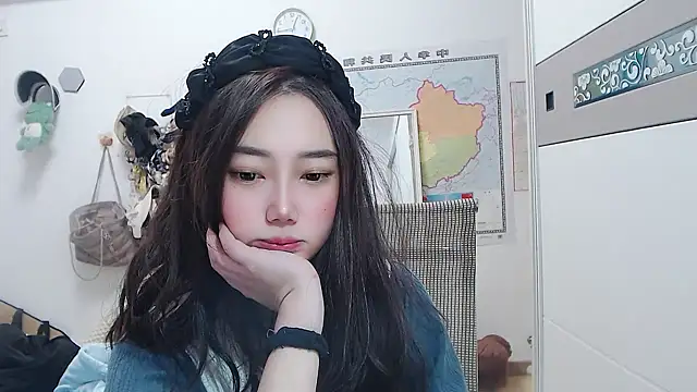 Cherie-xinxin01 online show from December 6, 2024, 3:17 pm