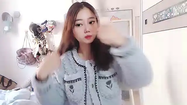 Cherie-xinxin01 online show from December 6, 2024, 5:36 am