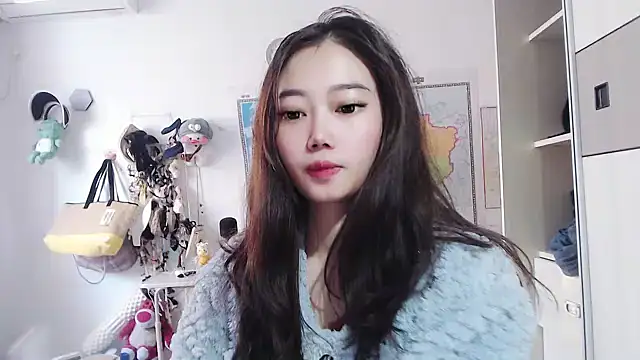 Cherie-xinxin01 online show from December 5, 2024, 5:32 am