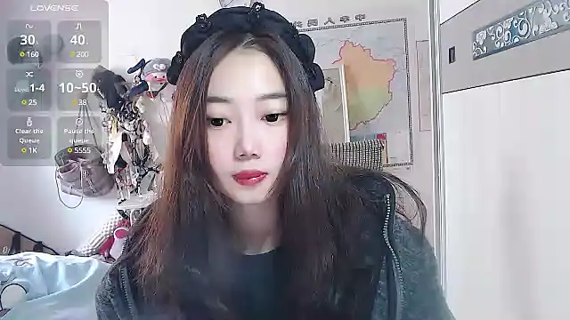 Cherie-xinxin01 online show from December 7, 2024, 5:21 am