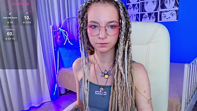 VioletShine online show from November 17, 2025, 3:05 pm