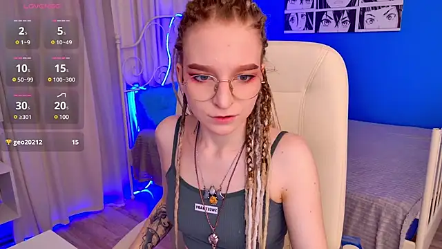 VioletShine online show from March 13, 2025, 2:44 pm