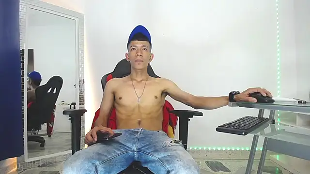 Favel Gomez7 online show from January 14, 2025, 12:45 pm