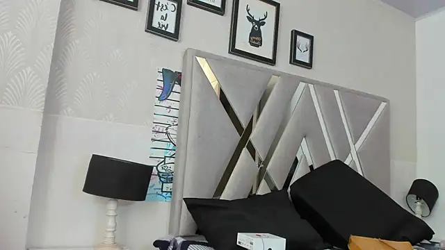 Snapshot of Queenjenn__ chatting on January 25, 2025, 7:28 pm Queenjenn   online show from January 25, 2025, 7:28 pm