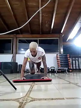 Snapshot of Alison_fitness chatting on February 5, 2026, 1:23 am Alison fitness online show from February 5, 2026, 1:23 am