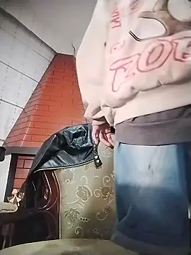 Snapshot of Mugiwara666 chatting on February 6, 2025, 12:33 am Mugiwara666 online show from February 6, 2025, 12:33 am