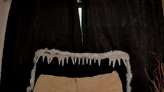 jenifer  power10 online show from November 18, 2025, 8:12 pm