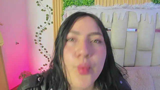 jenifer  power10 online show from November 30, 2025, 7:58 pm