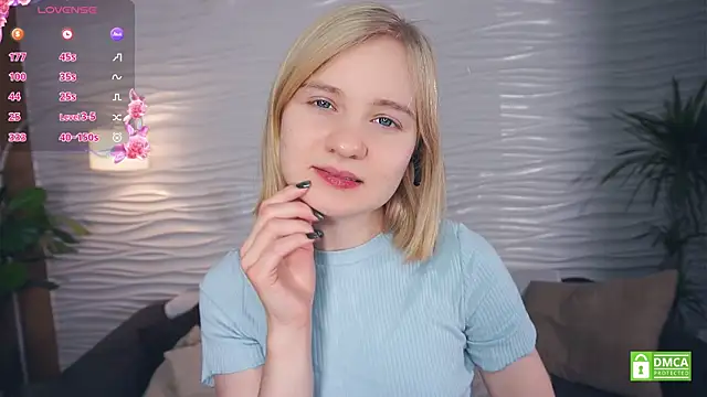 OdelinaFicken online show from December 4, 2025, 4:11 am