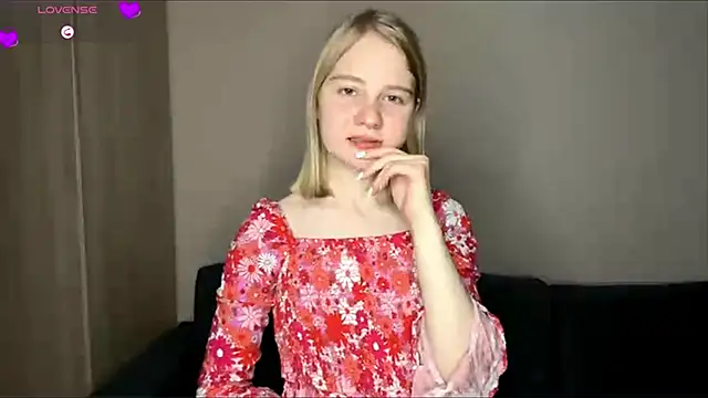 OdelinaFicken online show from March 2, 2026, 6:58 am