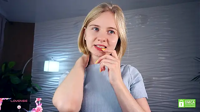 OdelinaFicken online show from October 24, 2025, 5:28 am