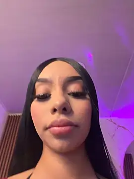 Tiffanny online show from March 8, 2026, 1:14 pm