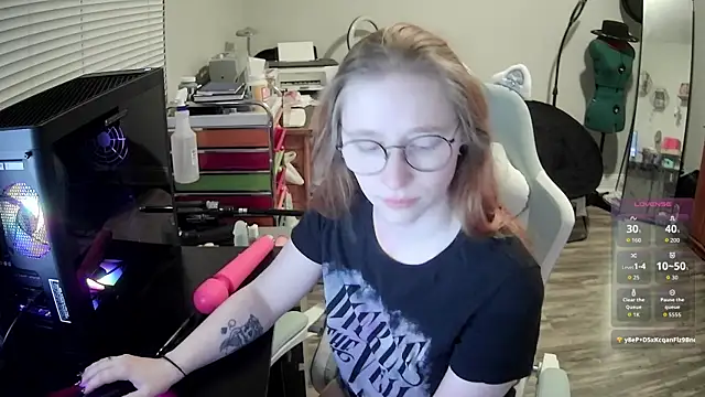 LilyFoxxx online show from March 4, 2026, 6:10 am