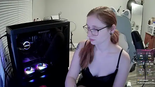 Snapshot of LilyFoxxx chatting on October 20, 2025, 3:19 am LilyFoxxx online show from October 20, 2025, 3:19 am