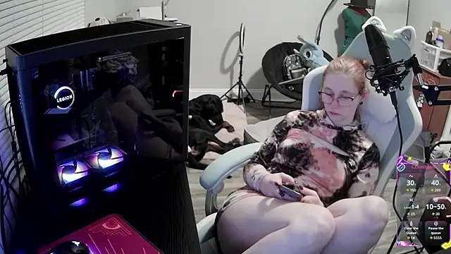 LilyFoxxx online show from November 8, 2025, 4:49 am