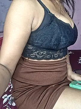 Snapshot of Aaliyalove1 chatting on February 14, 2025, 7:44 pm Aaliyalove1 online show from February 14, 2025, 7:44 pm