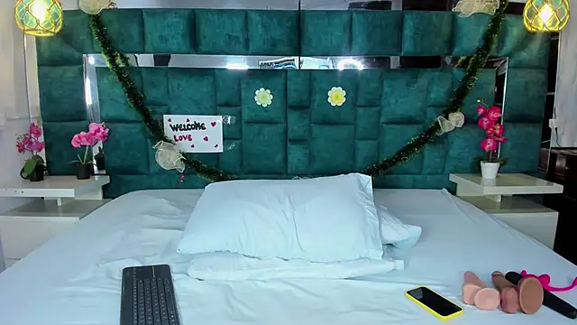 valtira nova online show from December 1, 2025, 7:15 pm