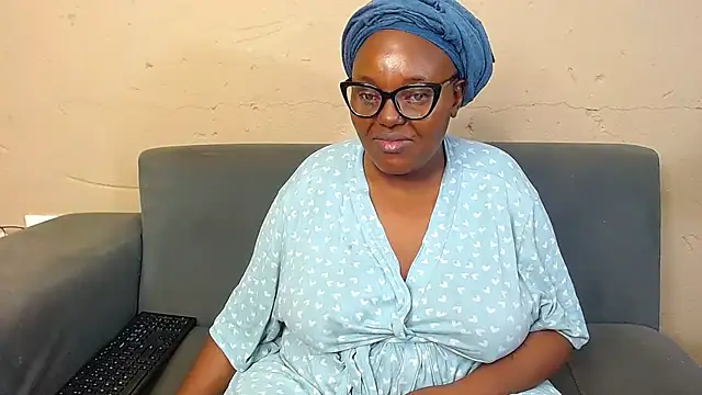 CHERRYYUMMY online show from October 5, 2025, 12:01 am