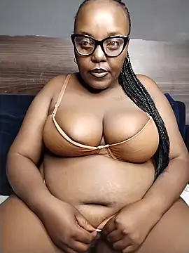 Snapshot of CHERRYYUMMY chatting on April 14, 2026, 6:35 pm CHERRYYUMMY online show from April 14, 2026, 6:35 pm