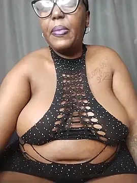 CHERRYYUMMY online show from June 18, 2026, 10:31 am