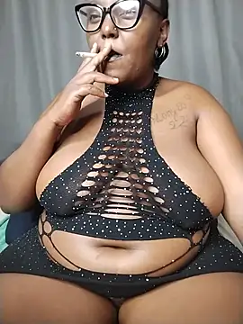 CHERRYYUMMY online show from June 14, 2026, 6:25 am
