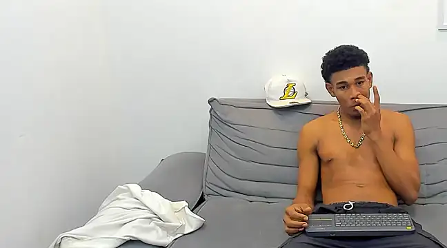 Snapshot of dominic_hot69 chatting on January 11, 2025, 3:44 am dominic hot69 online show from January 11, 2025, 3:44 am