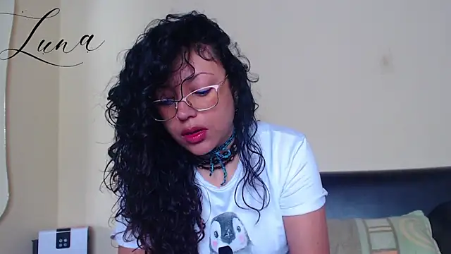 Lunavega1 online show from February 25, 2026, 5:35 pm