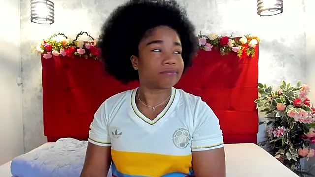 Snapshot of SilvannaFit chatting on April 12, 2026, 9:01 am SilvannaFit online show from April 12, 2026, 9:01 am