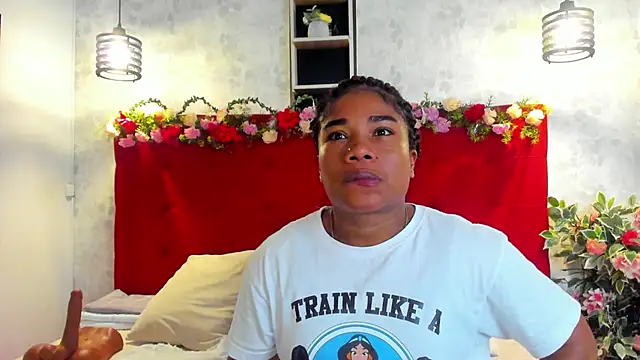 Snapshot of SilvannaFit chatting on April 6, 2026, 11:55 am SilvannaFit online show from April 6, 2026, 11:55 am