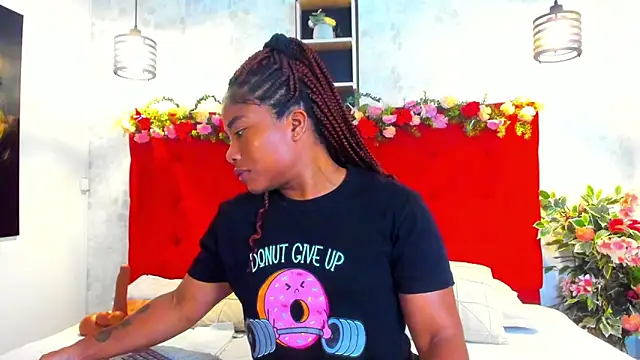 Snapshot of SilvannaFit chatting on April 10, 2026, 9:05 am SilvannaFit online show from April 10, 2026, 9:05 am