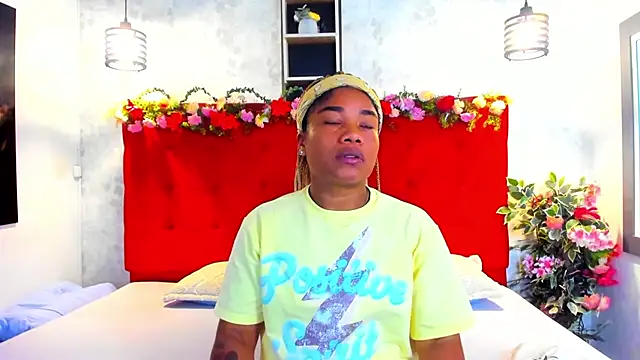 Snapshot of SilvannaFit chatting on March 6, 2026, 9:04 am SilvannaFit online show from March 6, 2026, 9:04 am