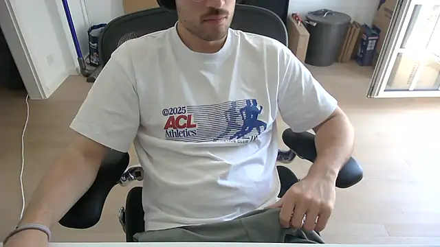 taallguyy 196 online show from June 24, 2026, 11:42 am
