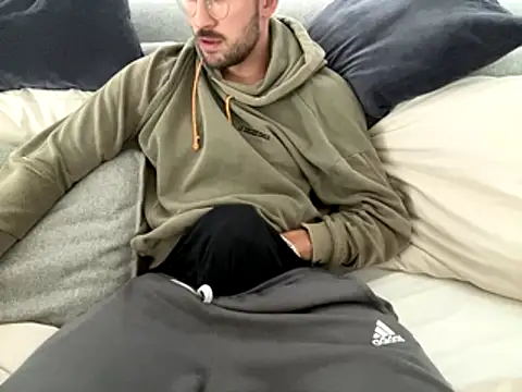 taallguyy 196 online show from October 23, 2025, 11:09 am