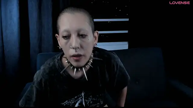 lnxmst online show from April 11, 2026, 12:51 am