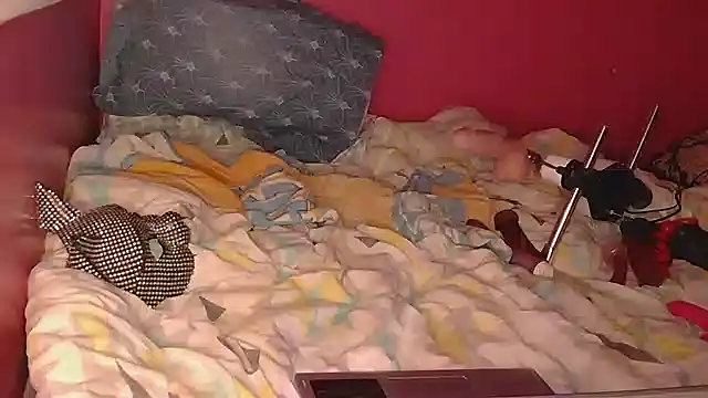 liloucamchaudee online show from March 19, 2026, 7:36 pm