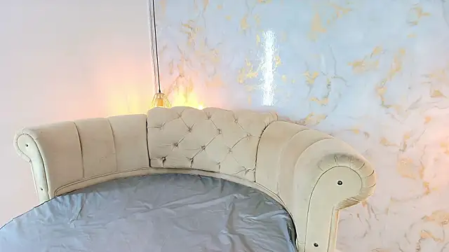 khloeblake online show from March 27, 2026, 9:43 am