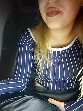 SUSELLAM1 online show from February 9, 2026, 9:13 pm