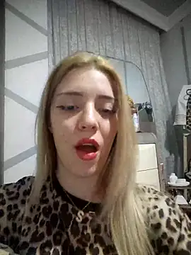 SUSELLAM1 online show from February 19, 2025, 7:48 pm