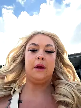 Snapshot of blairbella chatting on September 21, 2025, 10:09 am blairbella online show from September 21, 2025, 10:09 am