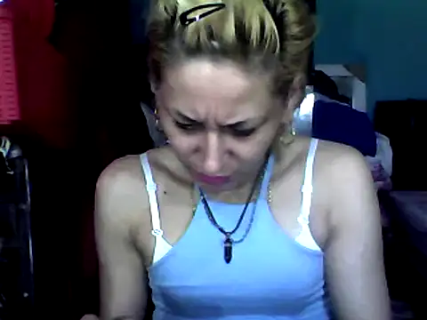 ariana crazzy online show from October 8, 2025, 2:07 pm