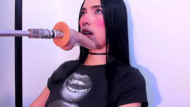 sexy mich 18 online show from March 8, 2026, 2:09 pm