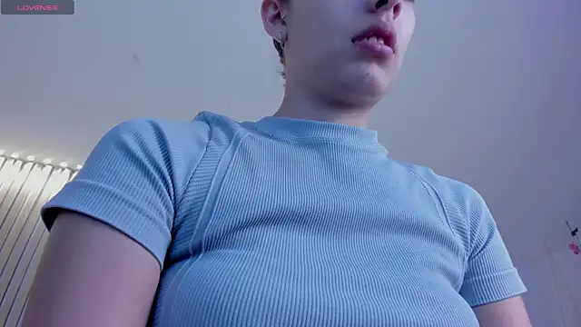 KaiaFerreira online show from November 23, 2025, 12:37 pm