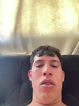 breiderxexiboys online show from December 16, 2024, 5:43 pm