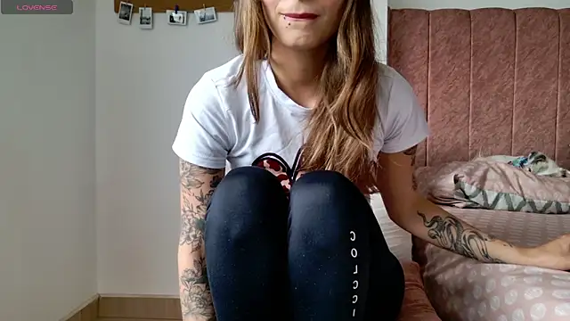 Emmy petit online show from April 22, 2026, 8:04 pm