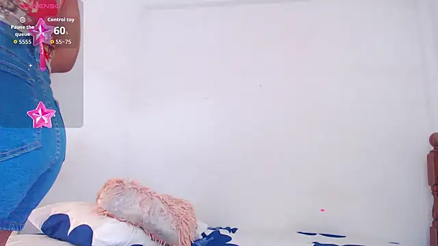blondebitchlitle online show from July 13, 2026, 2:49 pm