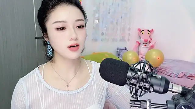 starsqimei online show from February 24, 2026, 5:19 am