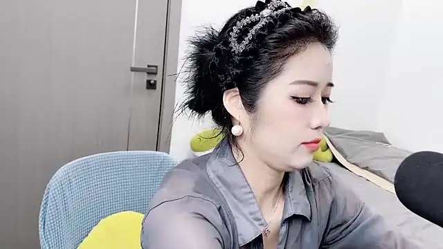 starsqimei online show from October 30, 2025, 6:01 am